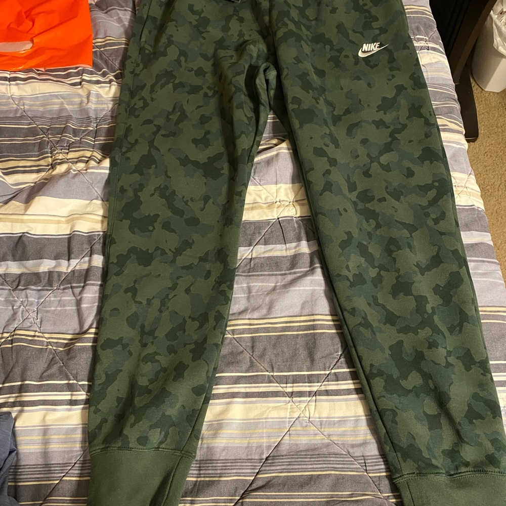 Nike joggers